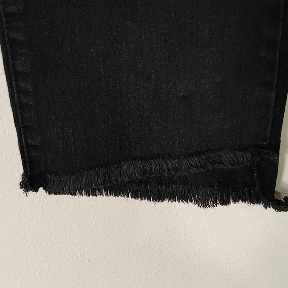 Who What Wear Raw Hem Frayed Cropped Black Jeans size 6 - Picture 6 of 8